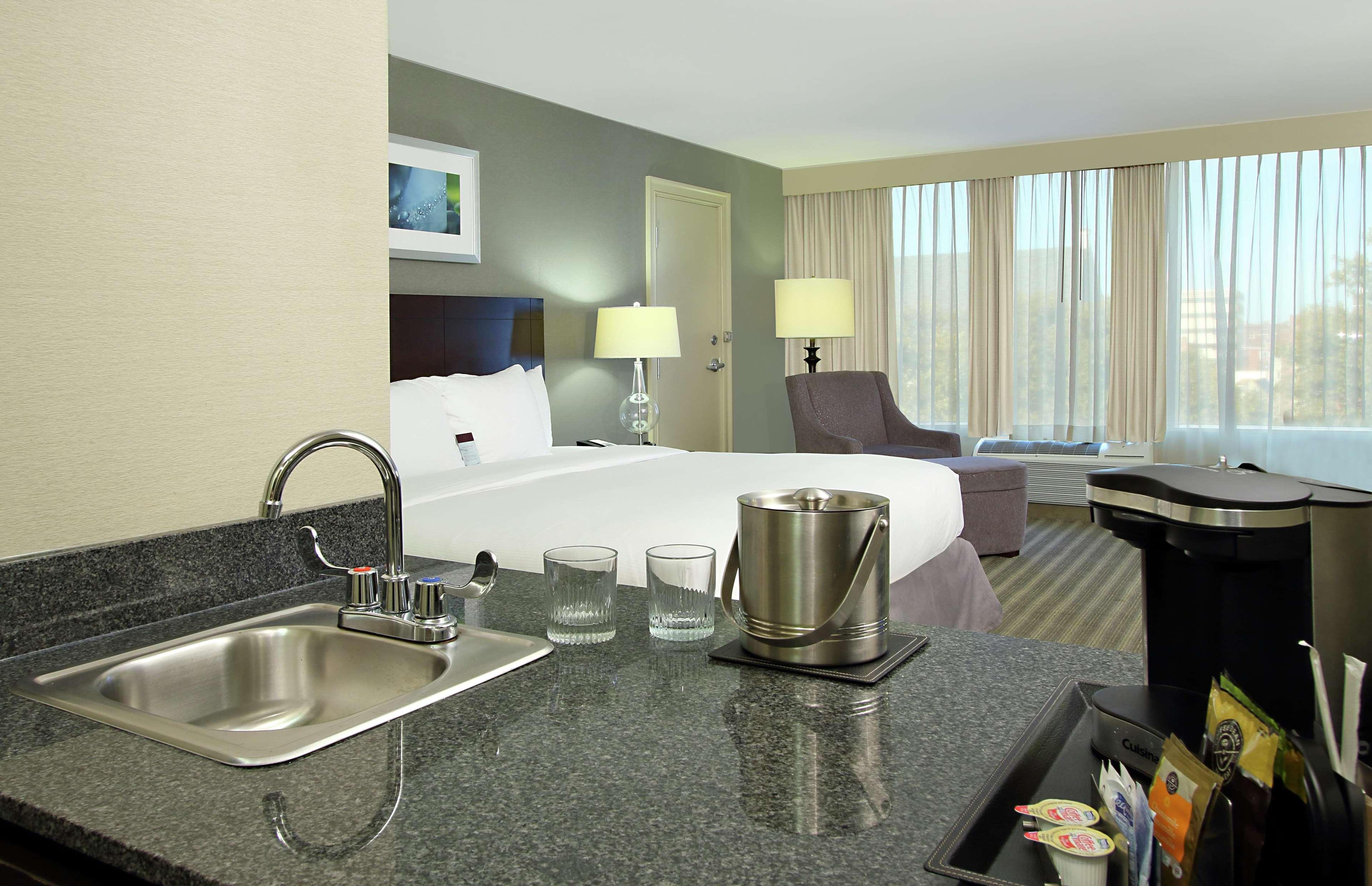 Doubletree By Hilton Newark Hotel Exterior foto