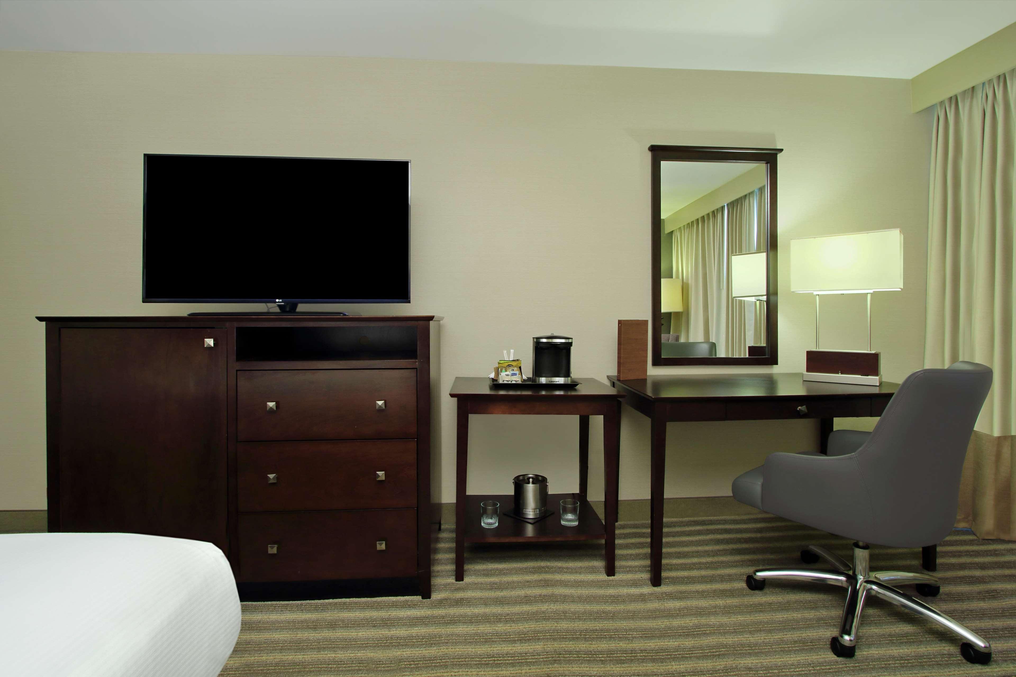 Doubletree By Hilton Newark Hotel Exterior foto